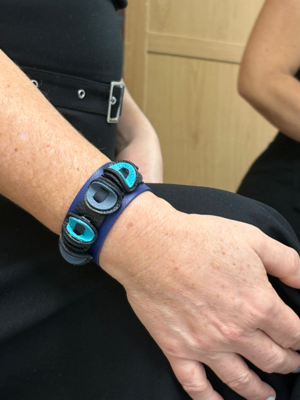 Jolliness Bracelet. Azules y negro