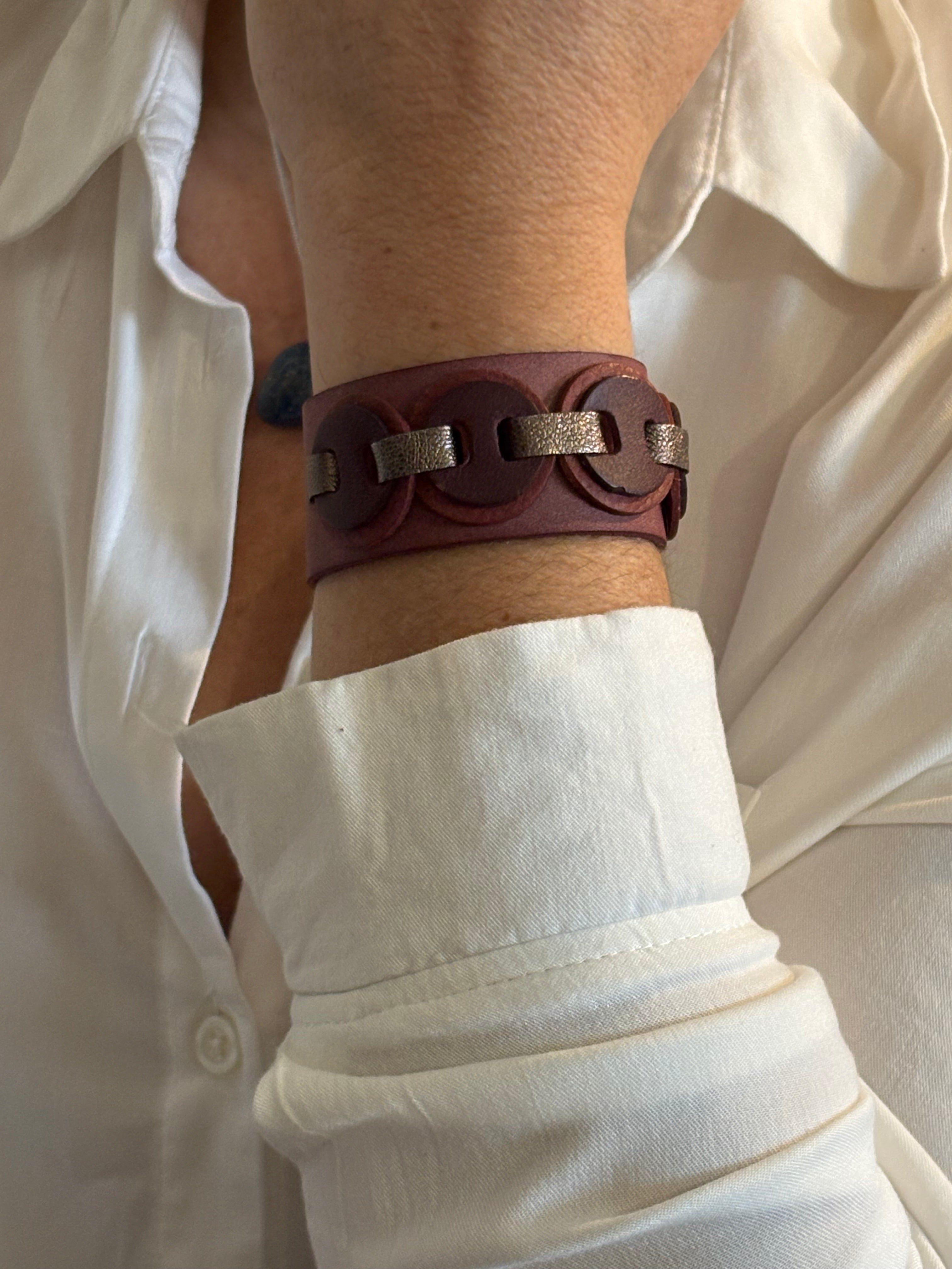 Kindness Bracelet. Malva y vino
